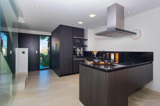 4 makuuhuone Huvila myytävänä paikassa Algorfa mukana uima-altaan 
autotalli - 595 000 € (Ref: 9793740)