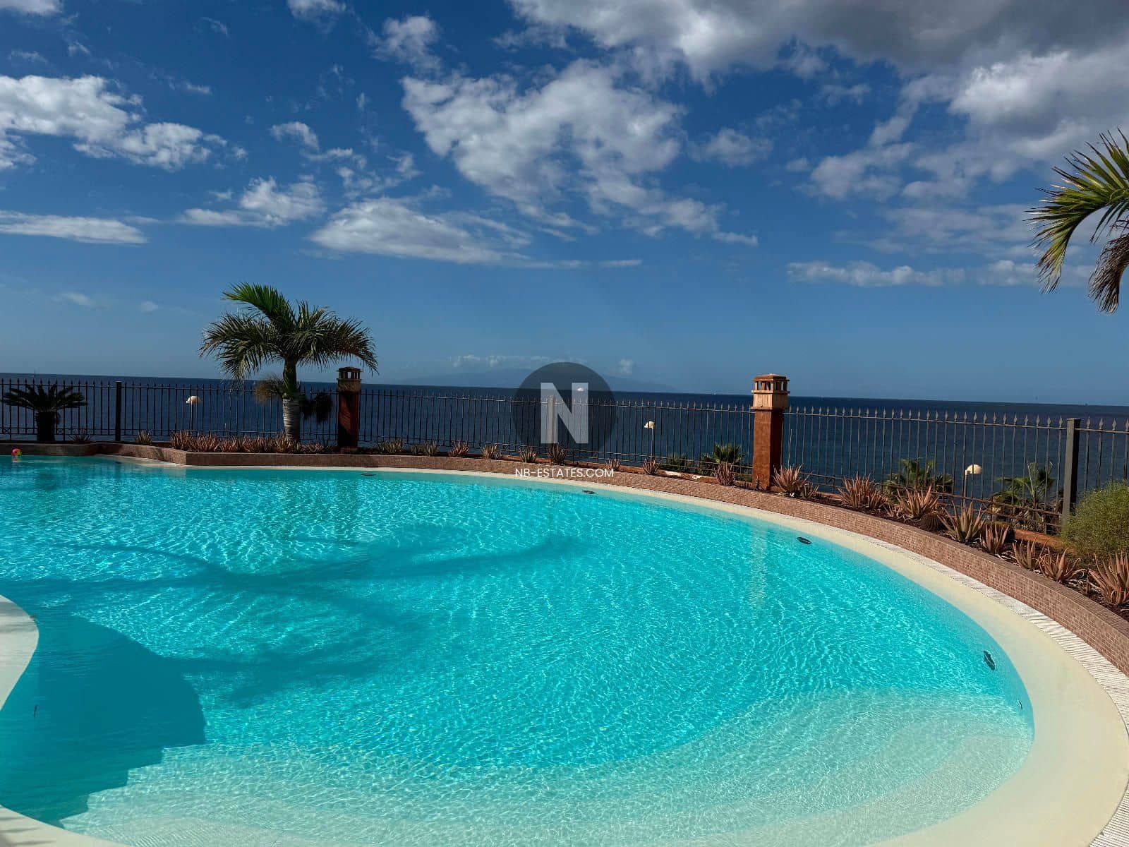 2 bedroom Flat for sale in Palm-Mar with pool garage - € 795,000 (Ref: 9832831)