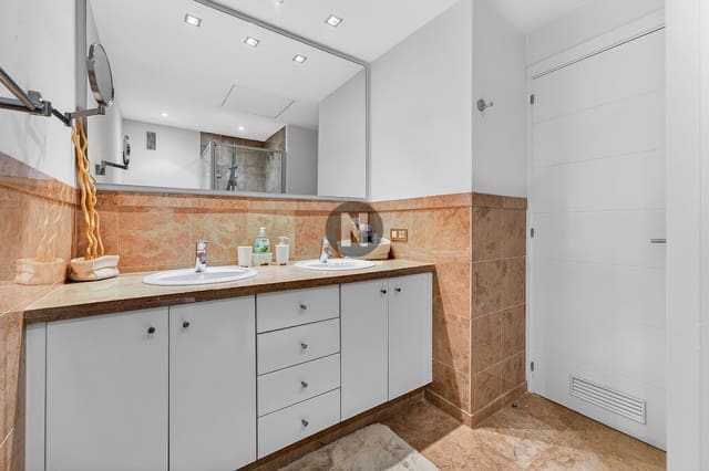 2 soverom Leilighet til salgs i Palm-Mar, Arona med svømmebasseng garasje - € 795 000 (Ref: 9832831)
