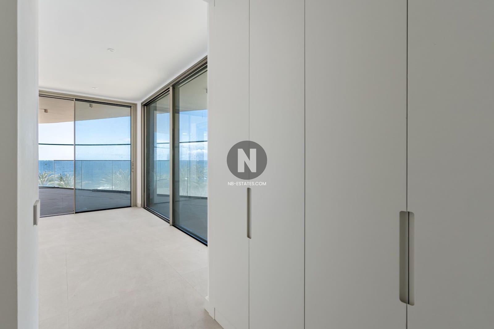 2 bedroom Penthouse for sale in Playa San Juan with pool garage - € 1,950,000 (Ref: 9833051)