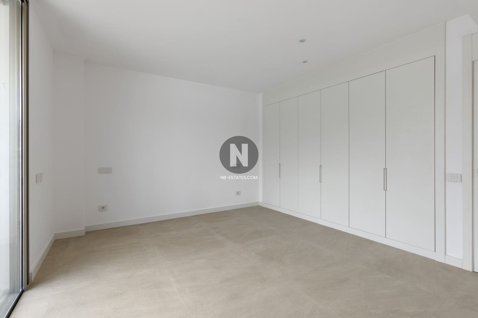 2 bedroom Penthouse for sale in Playa San Juan with pool garage - € 1,950,000 (Ref: 9833051)