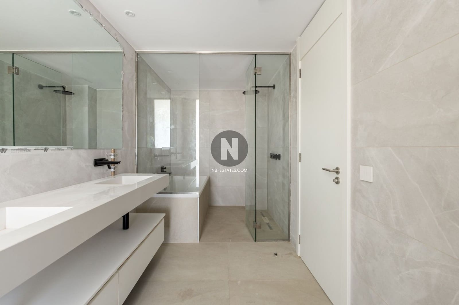 2 bedroom Penthouse for sale in Playa San Juan with pool garage - € 1,950,000 (Ref: 9833051)
