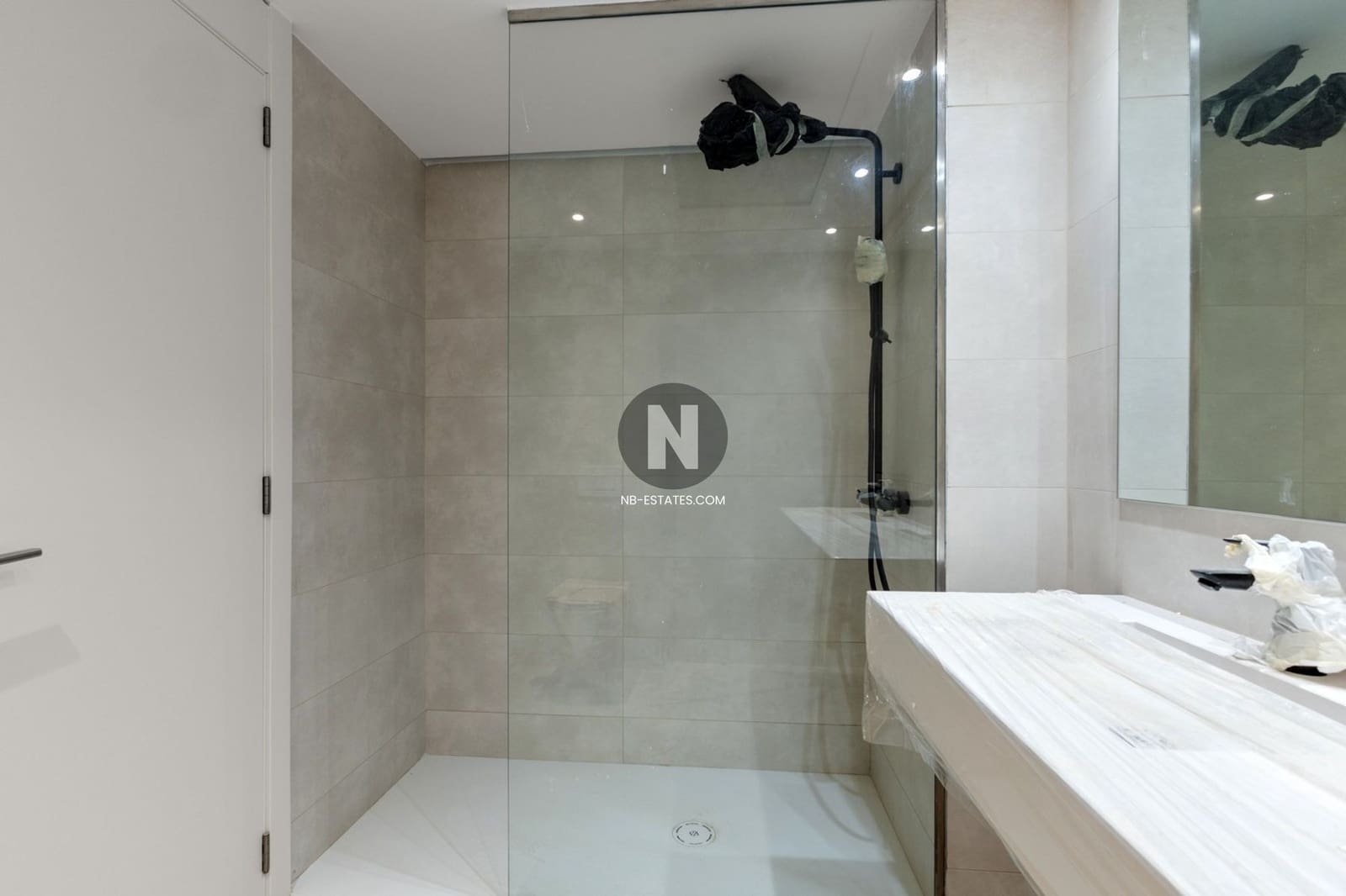 2 bedroom Penthouse for sale in Playa San Juan with pool garage - € 1,950,000 (Ref: 9833051)
