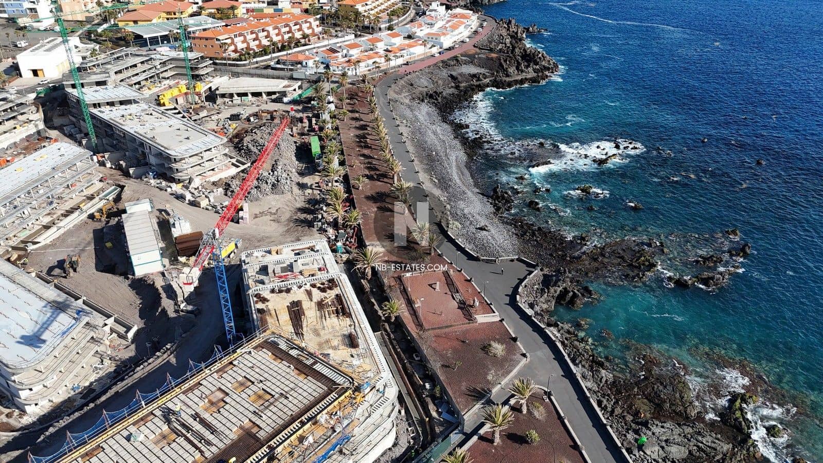 2 bedroom Penthouse for sale in Playa San Juan with pool garage - € 1,950,000 (Ref: 9833051)