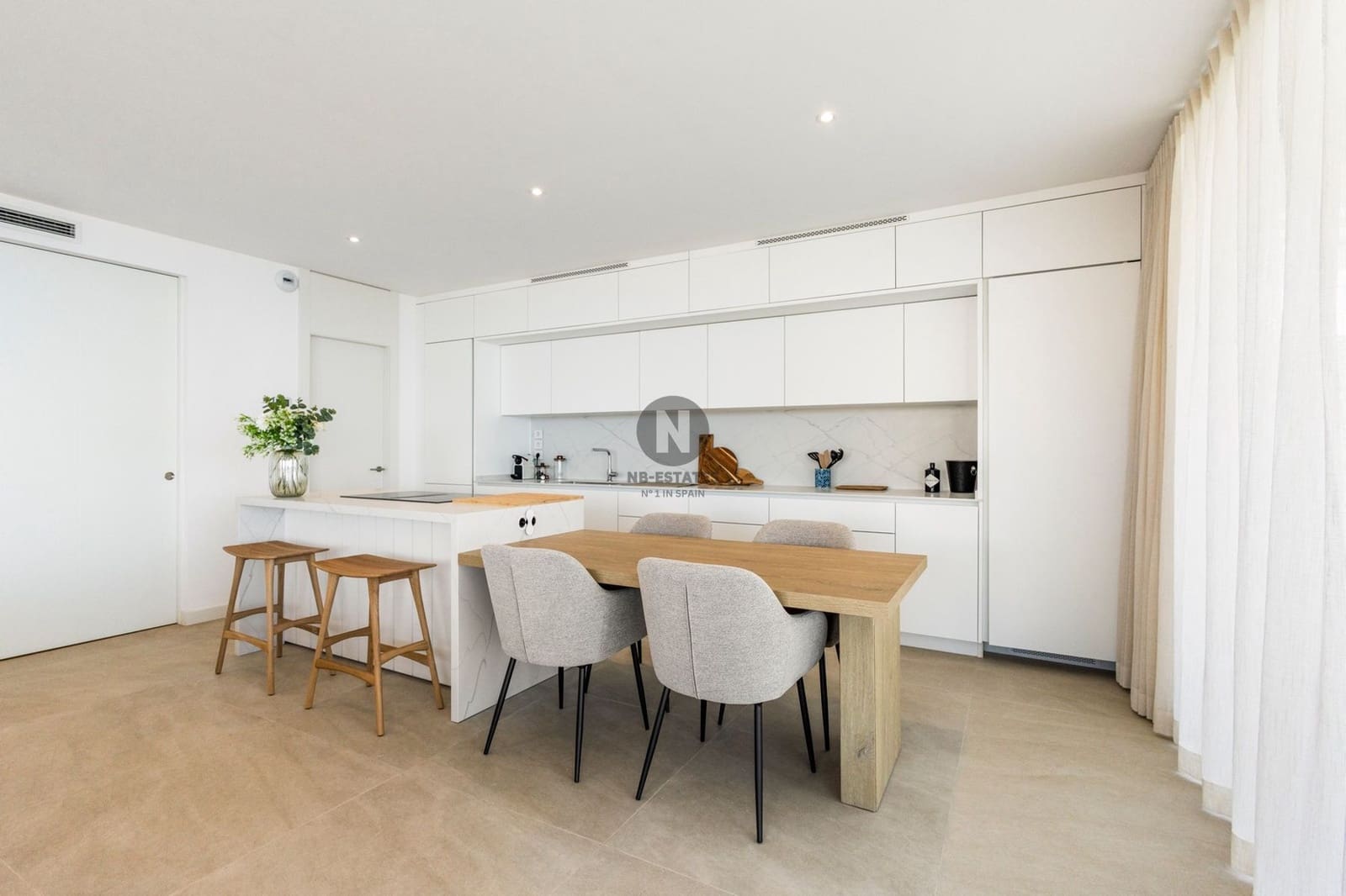 2 bedroom Penthouse for sale in Playa San Juan with pool garage - € 1,950,000 (Ref: 9833051)
