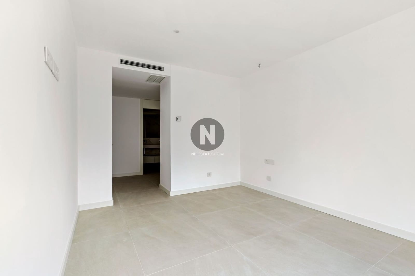 2 bedroom Flat for sale in Playa San Juan with pool garage - € 1,200,000 (Ref: 9899845)