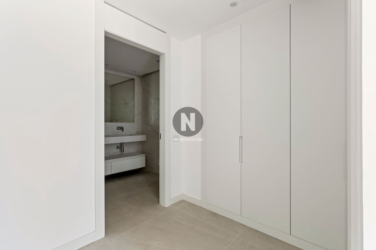 2 bedroom Flat for sale in Playa San Juan with pool garage - € 1,200,000 (Ref: 9899845)