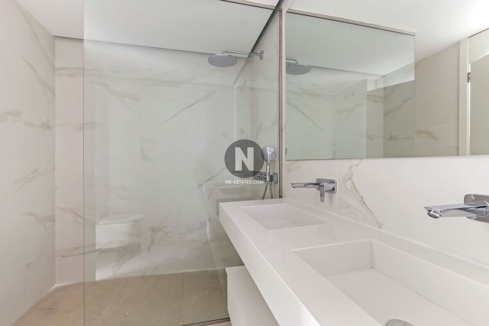 2 bedroom Flat for sale in Playa San Juan with pool garage - € 1,200,000 (Ref: 9899845)