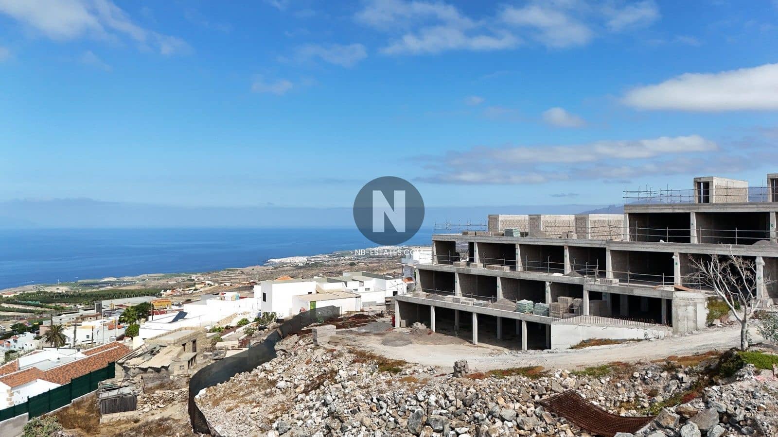 2 bedroom Flat for sale in Adeje with pool garage - € 610,000 (Ref: 9899848)
