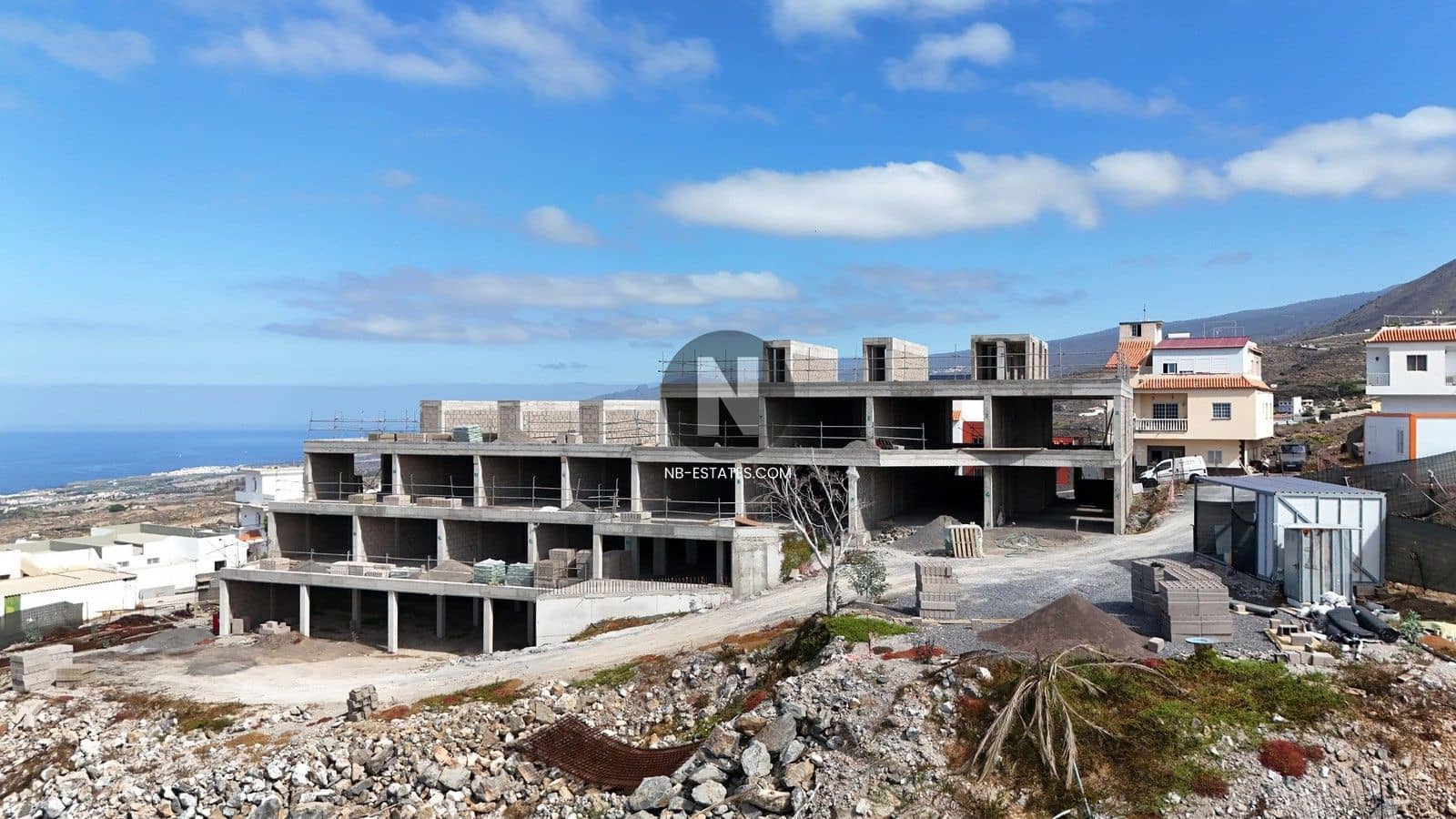2 bedroom Flat for sale in Adeje with pool garage - € 610,000 (Ref: 9899848)