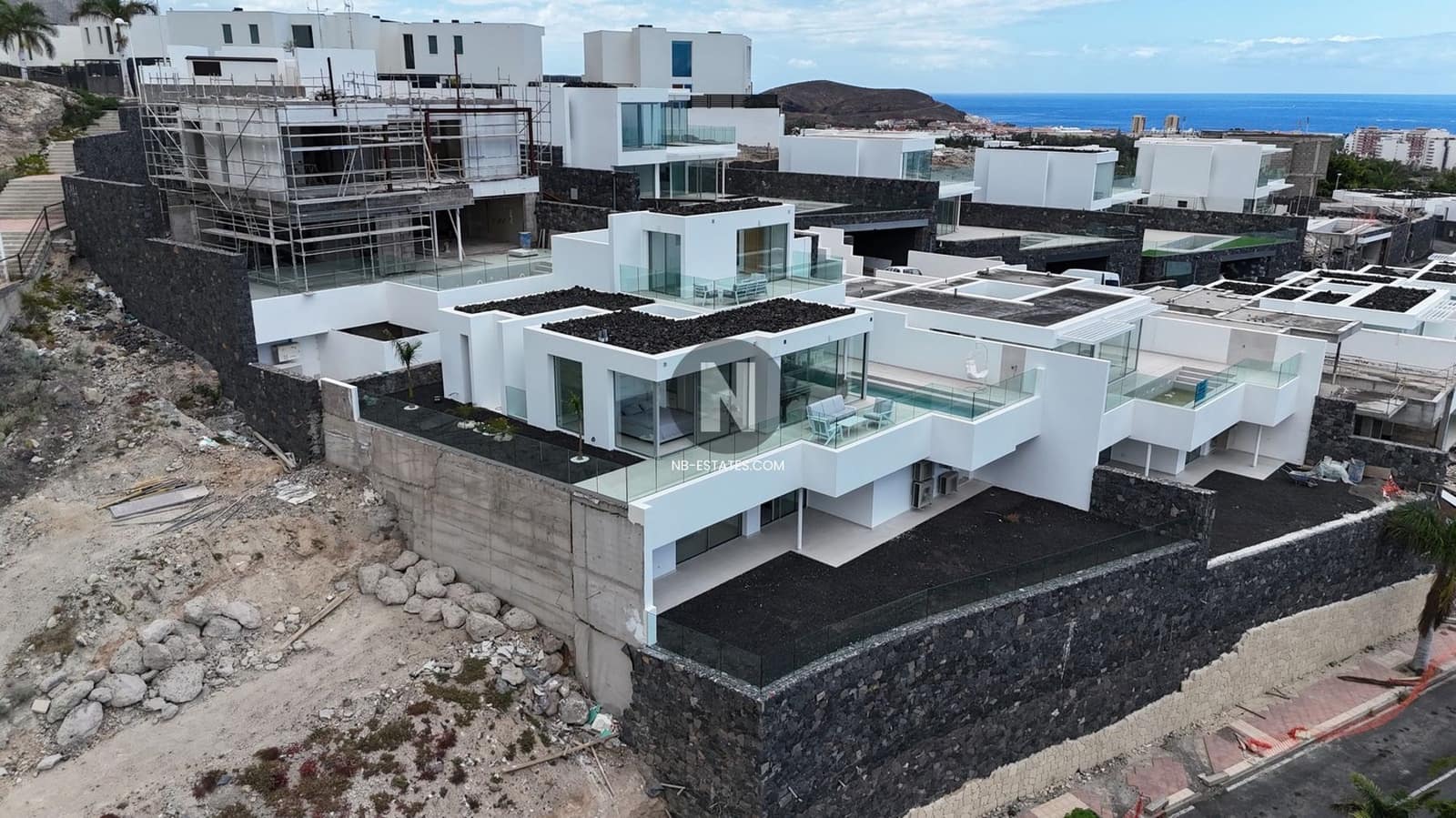3 slaapkamer Villa te koop in Costa Adeje met zwembad garage - € 2.300.000 (Ref: 9899849)
