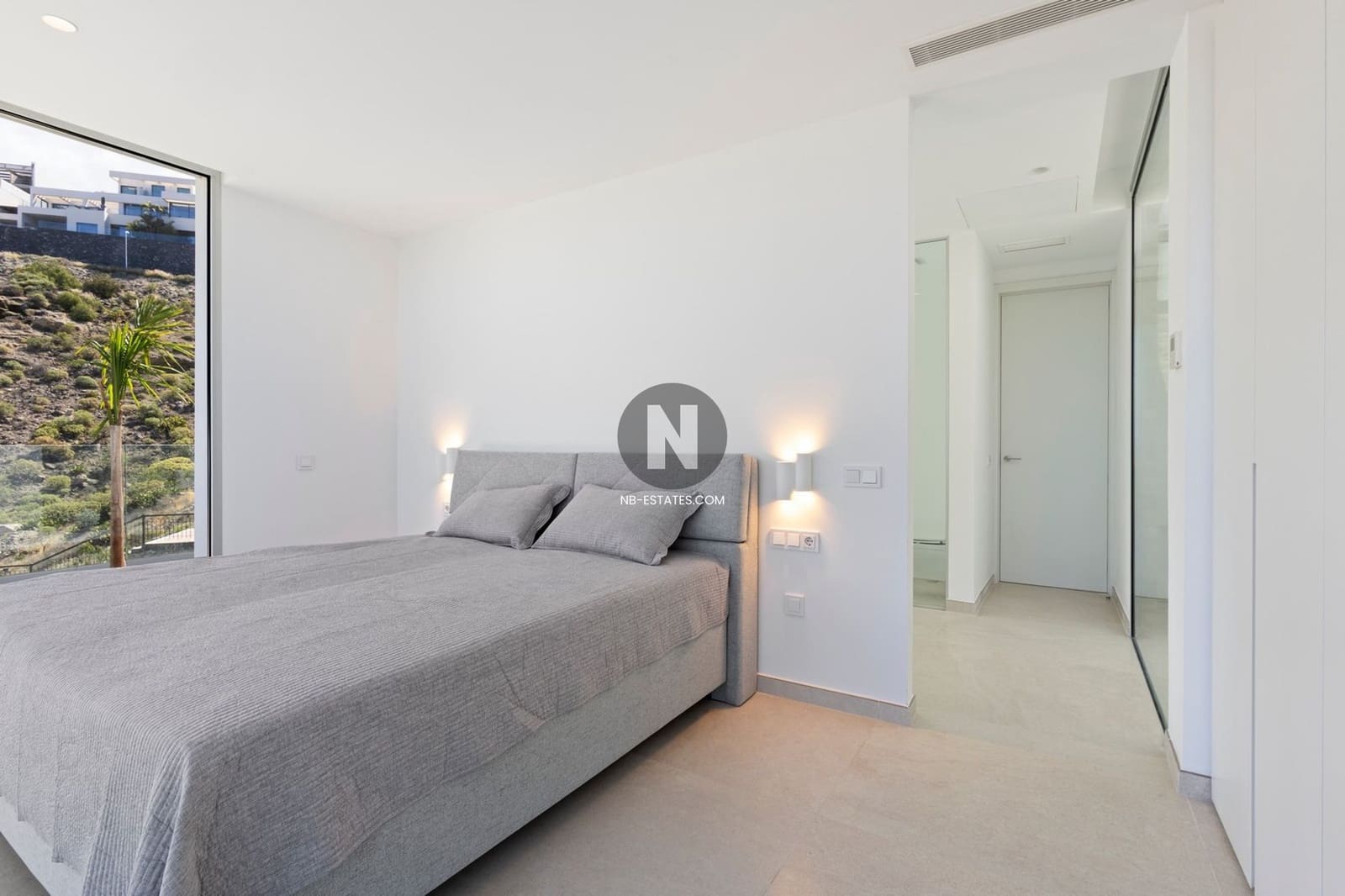 3 slaapkamer Villa te koop in Costa Adeje met zwembad garage - € 2.300.000 (Ref: 9899849)