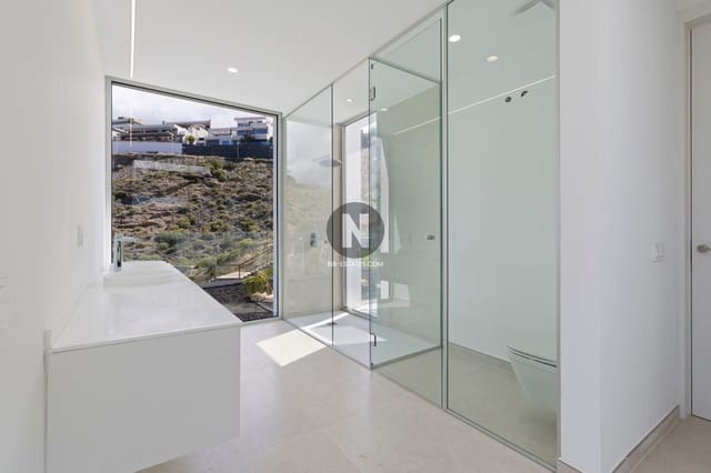 3 slaapkamer Villa te koop in Costa Adeje, Adeje met zwembad garage - € 2.300.000 (Ref: 9899849)