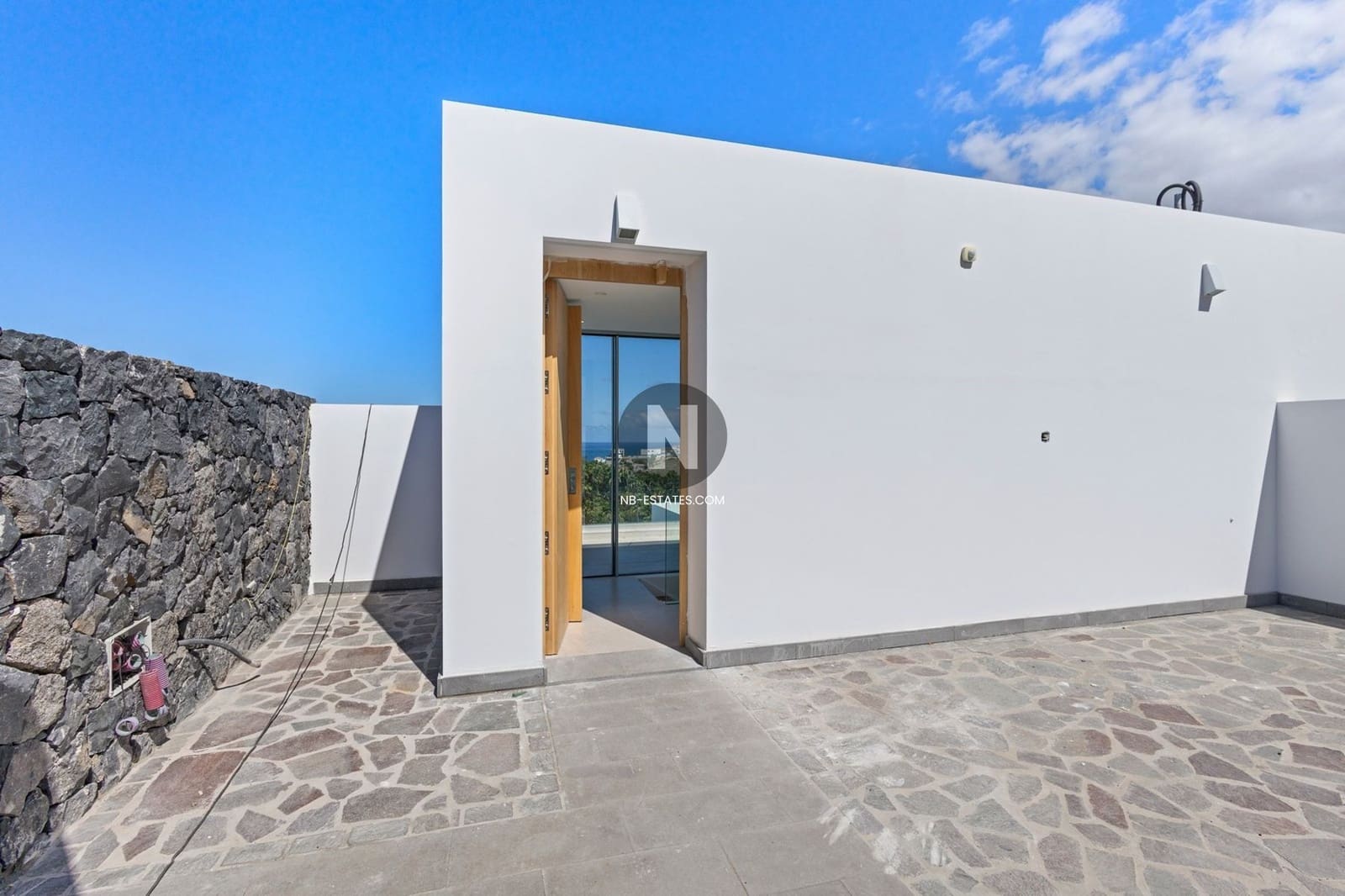 3 slaapkamer Villa te koop in Costa Adeje met zwembad garage - € 2.300.000 (Ref: 9899849)