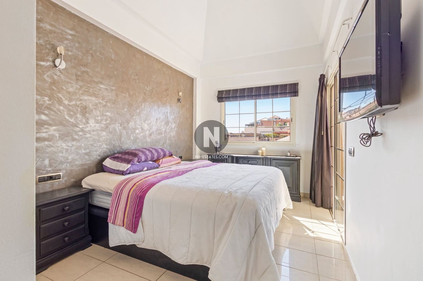 2 bedroom Penthouse for sale in Costa Adeje with pool garage - € 890,000 (Ref: 9918842)