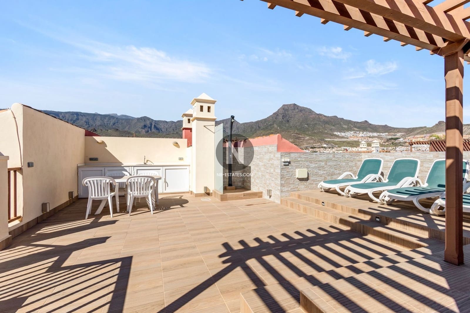 2 bedroom Penthouse for sale in Costa Adeje with pool garage - € 890,000 (Ref: 9918842)
