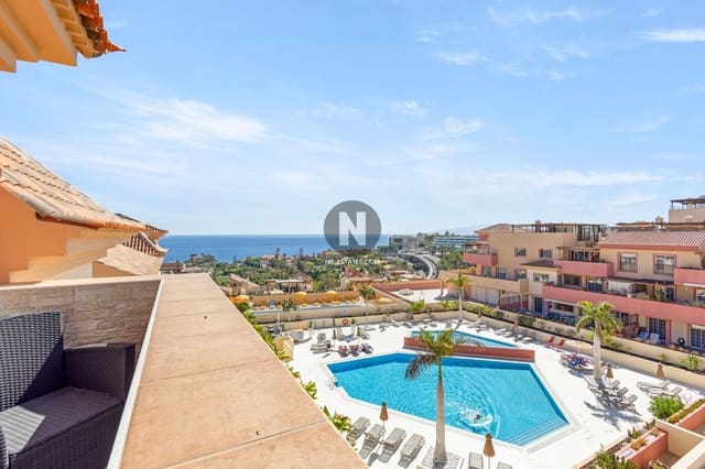 2 soveværelse Penthouse til salg i Playa del Duque, Adeje med swimmingpool garage - € 890.000 (Ref: 9918842)