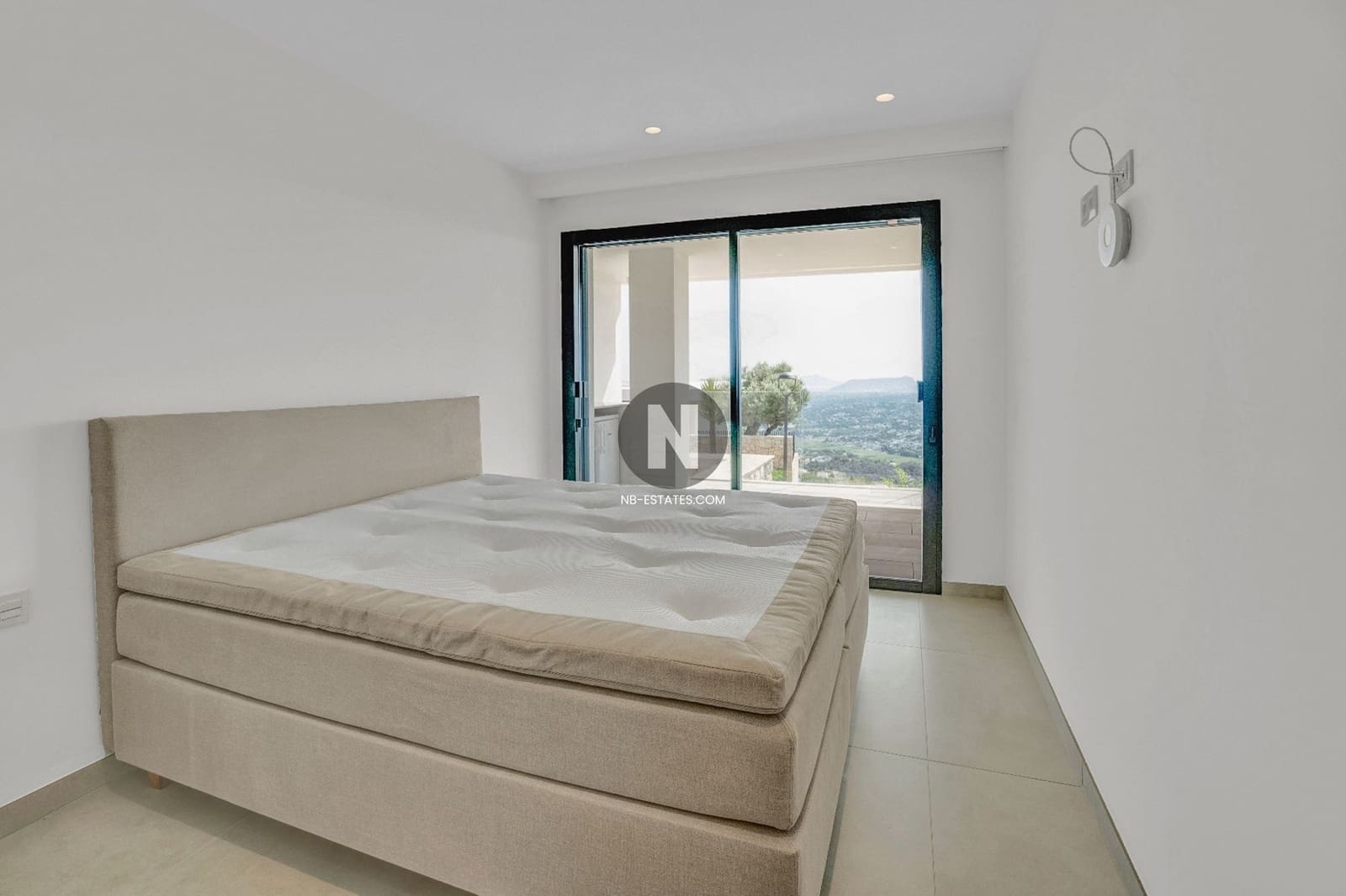 5 bedroom Villa for sale in Cumbre del Sol with pool garage - € 3,250,000 (Ref: 9926338)