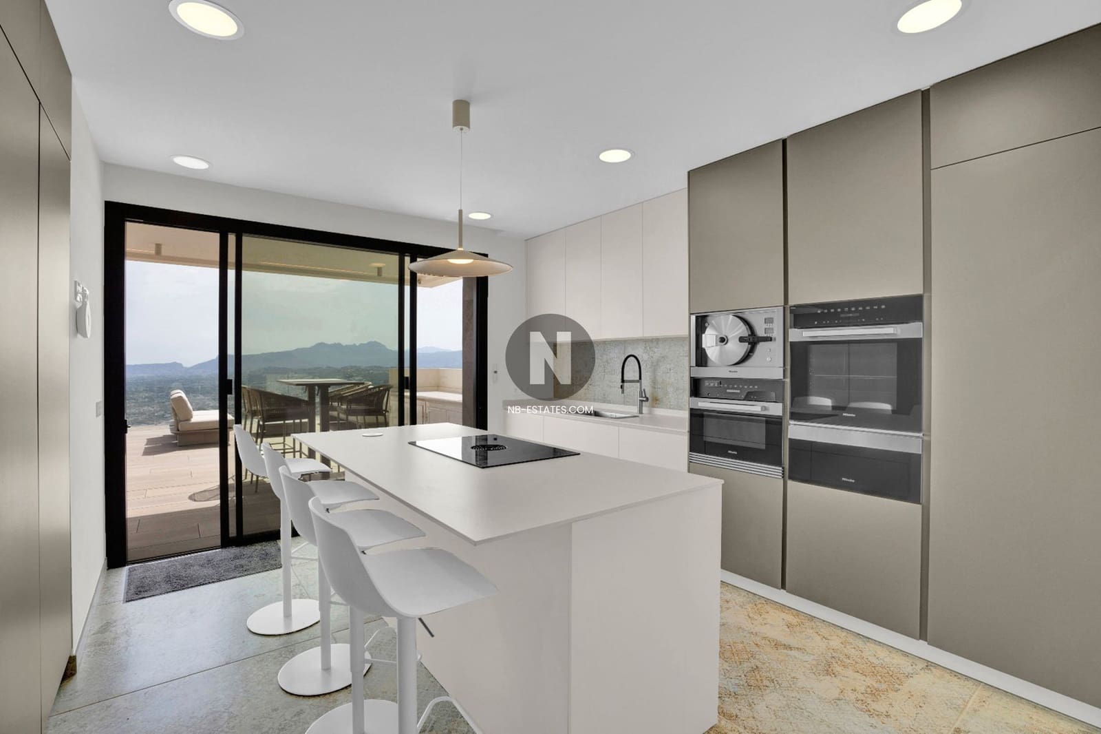 5 bedroom Villa for sale in Cumbre del Sol with pool garage - € 3,250,000 (Ref: 9926338)