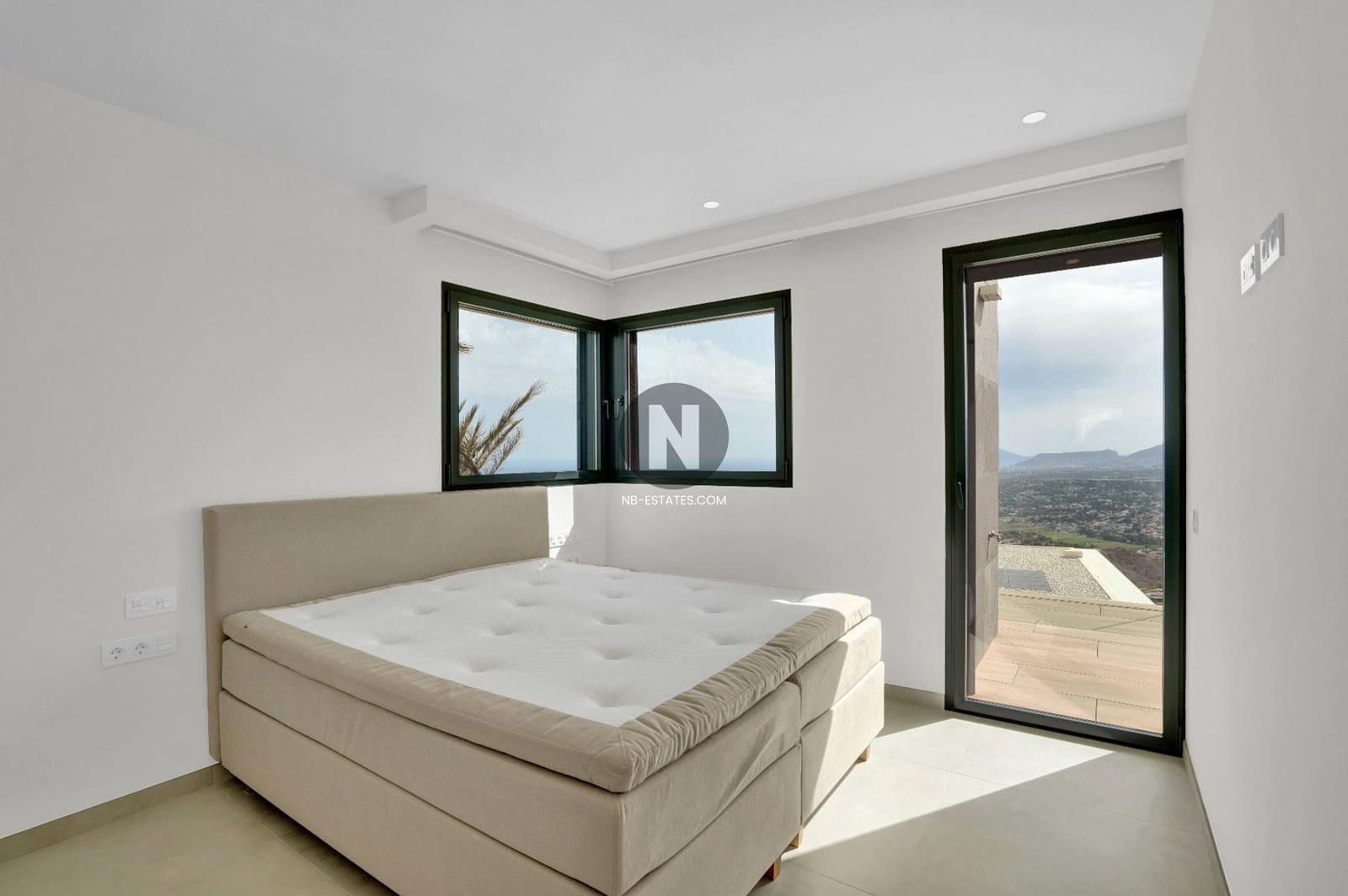 5 bedroom Villa for sale in Cumbre del Sol with pool garage - € 3,250,000 (Ref: 9926338)