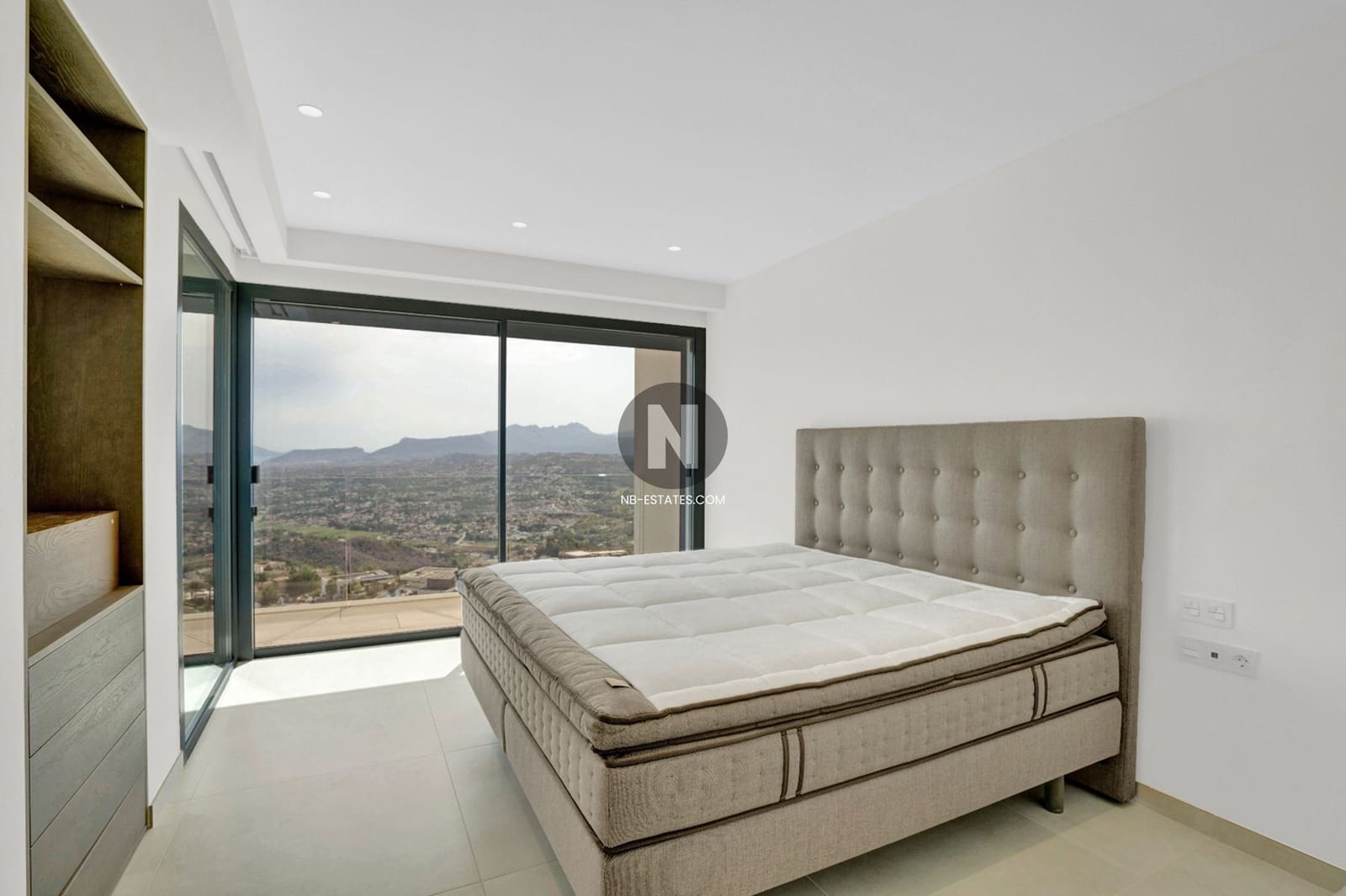 5 bedroom Villa for sale in Cumbre del Sol with pool garage - € 3,250,000 (Ref: 9926338)