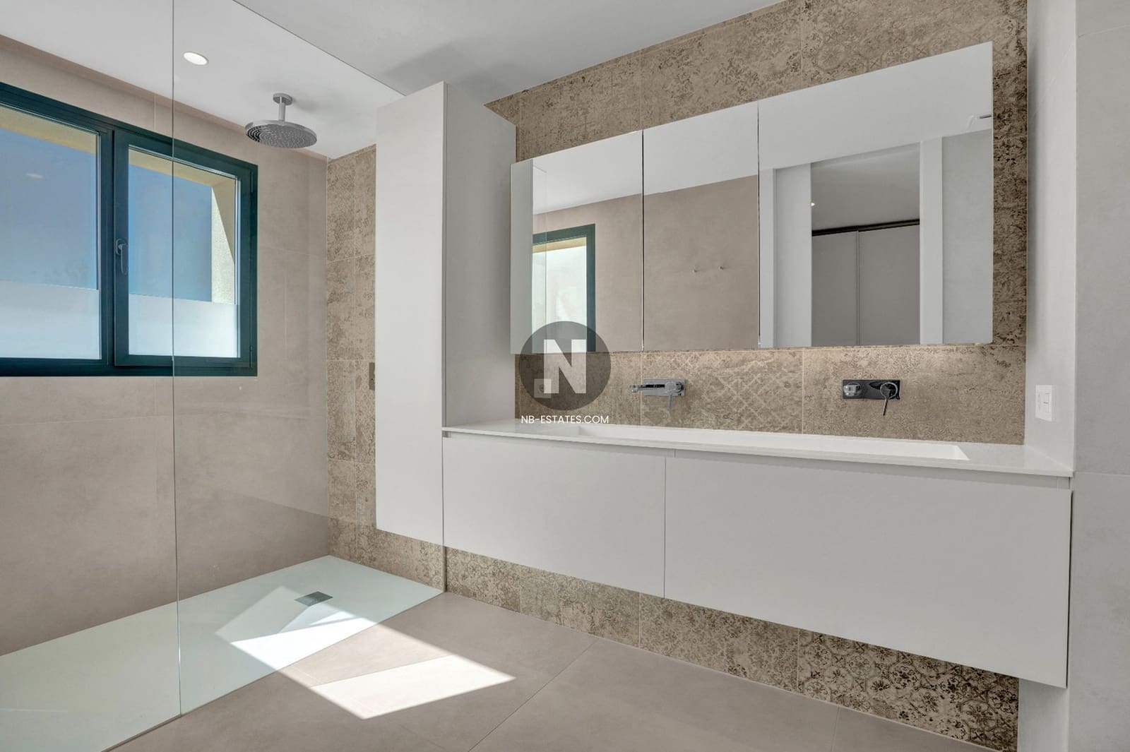 5 bedroom Villa for sale in Cumbre del Sol with pool garage - € 3,250,000 (Ref: 9926338)