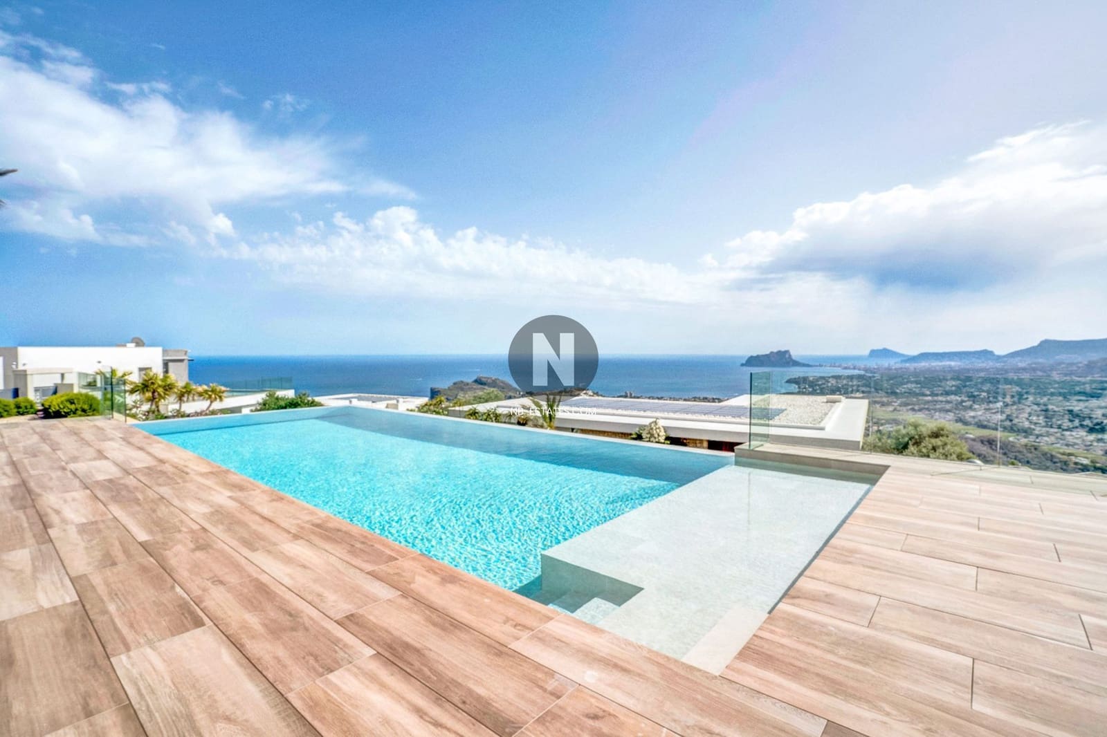 5 bedroom Villa for sale in Cumbre del Sol with pool garage - € 3,250,000 (Ref: 9926338)