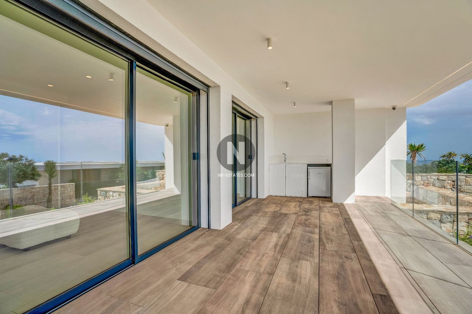 5 bedroom Villa for sale in Cumbre del Sol with pool garage - € 3,250,000 (Ref: 9926338)