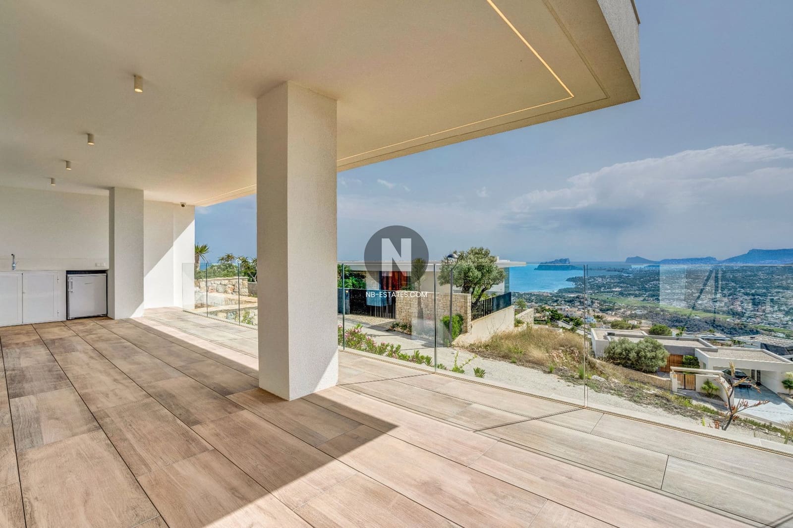 5 bedroom Villa for sale in Cumbre del Sol with pool garage - € 3,250,000 (Ref: 9926338)