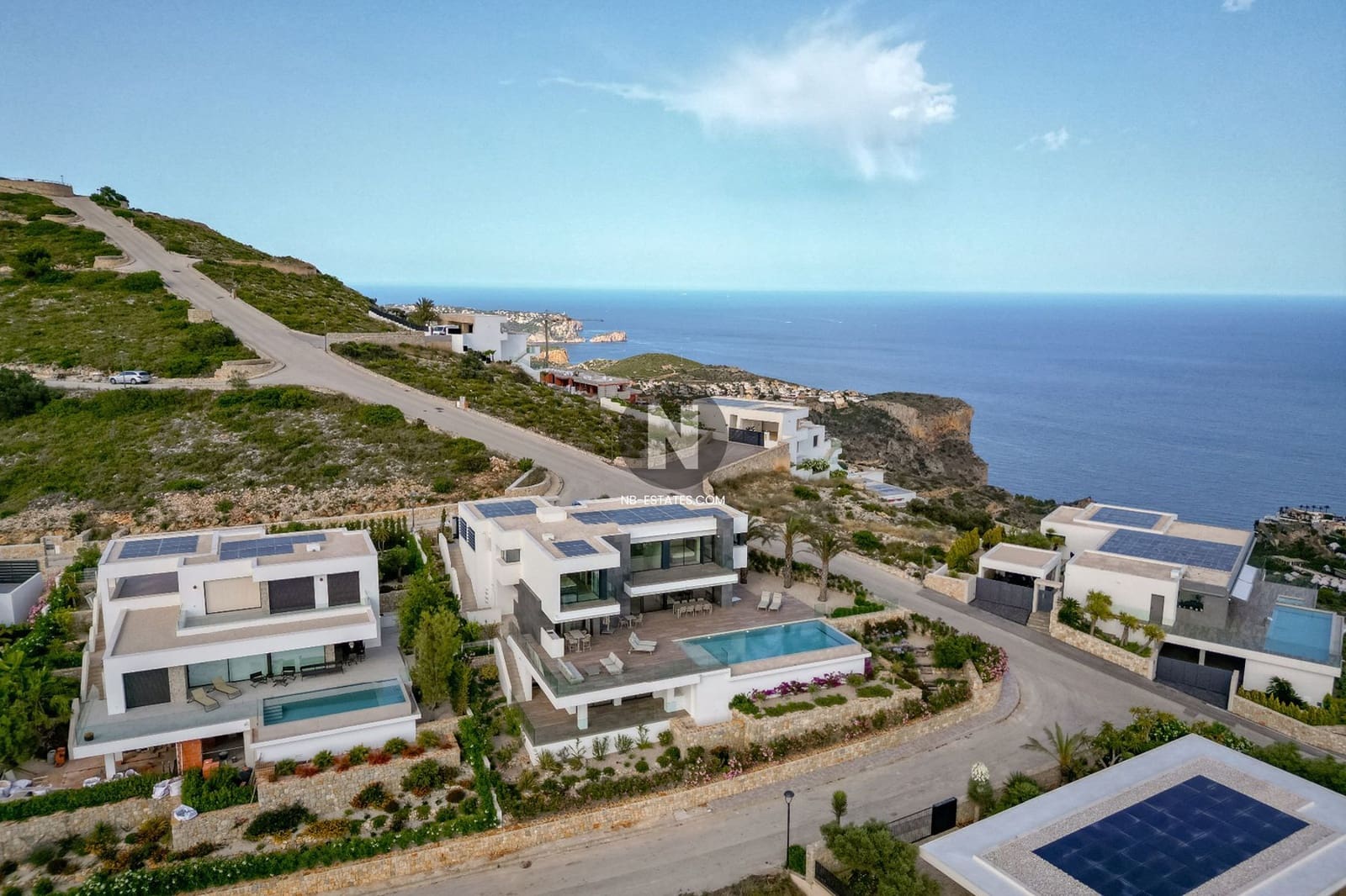 5 bedroom Villa for sale in Cumbre del Sol with pool garage - € 3,250,000 (Ref: 9926338)