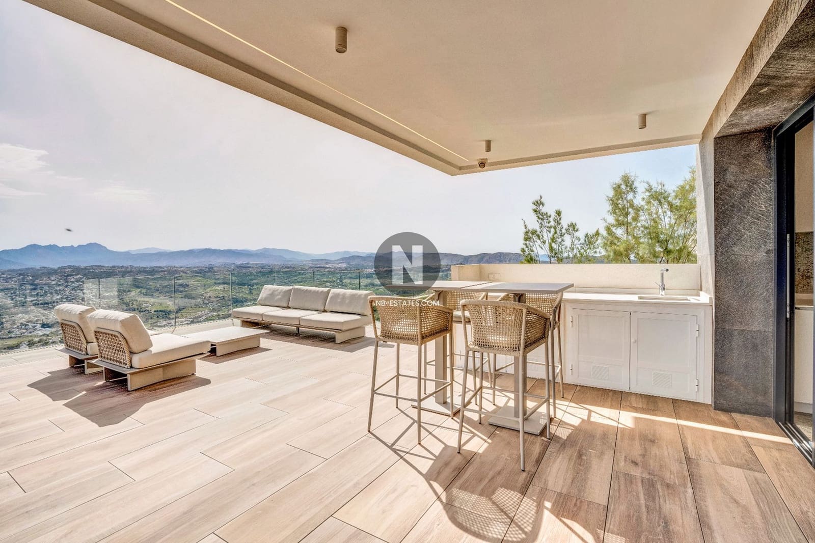 5 bedroom Villa for sale in Cumbre del Sol with pool garage - € 3,250,000 (Ref: 9926338)