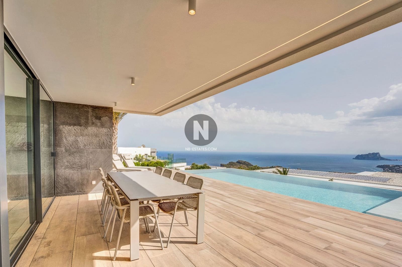 5 bedroom Villa for sale in Cumbre del Sol with pool garage - € 3,250,000 (Ref: 9926338)