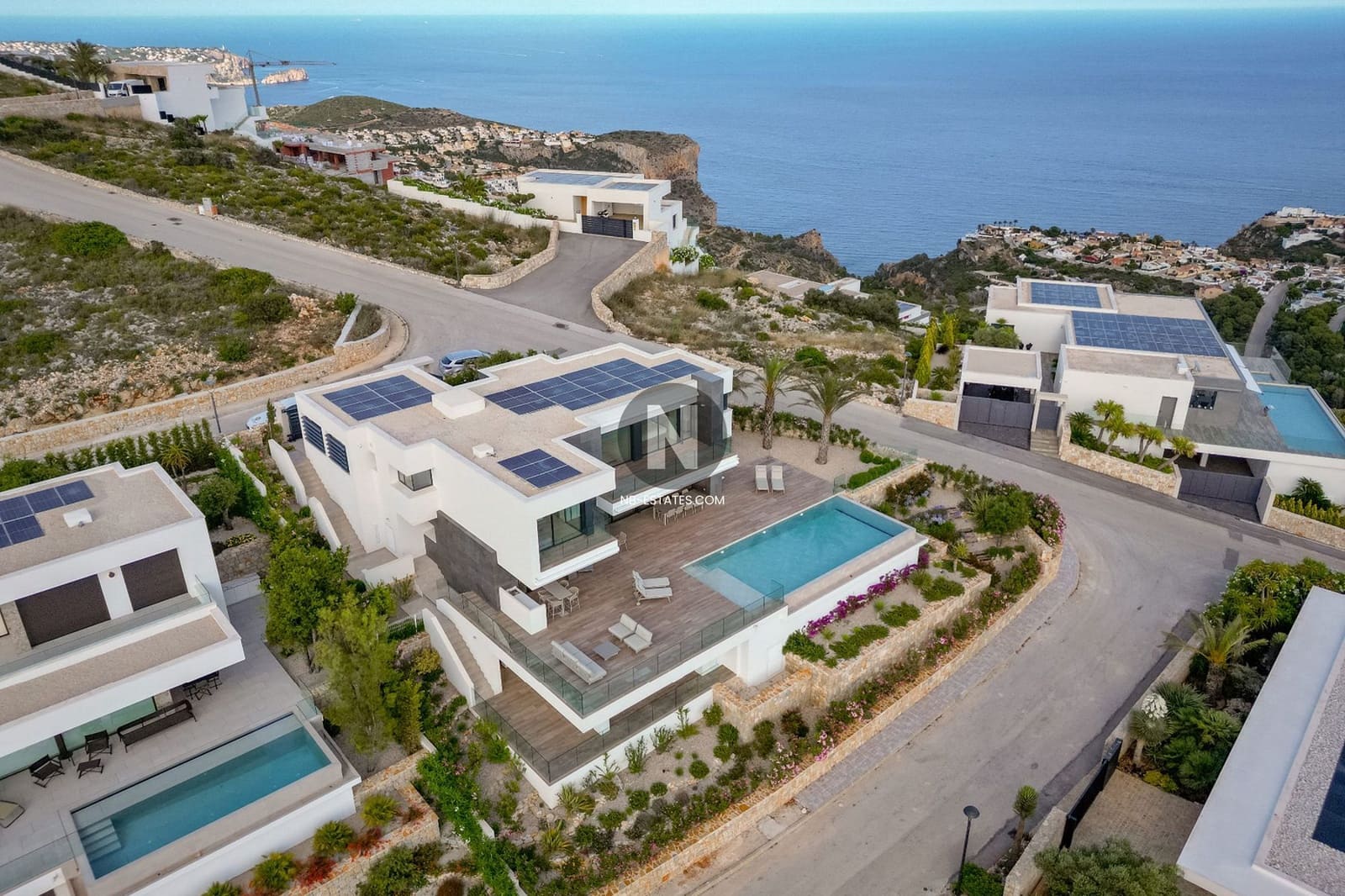 5 bedroom Villa for sale in Cumbre del Sol with pool garage - € 3,250,000 (Ref: 9926338)