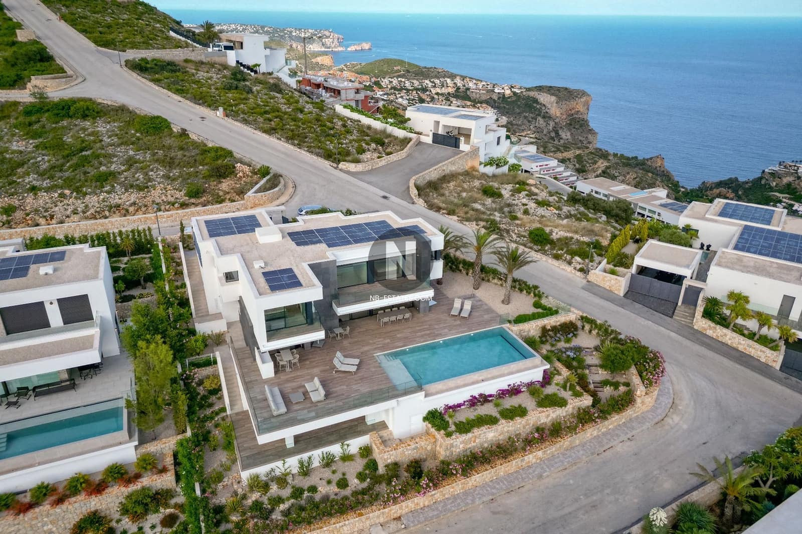 5 bedroom Villa for sale in Cumbre del Sol with pool garage - € 3,250,000 (Ref: 9926338)