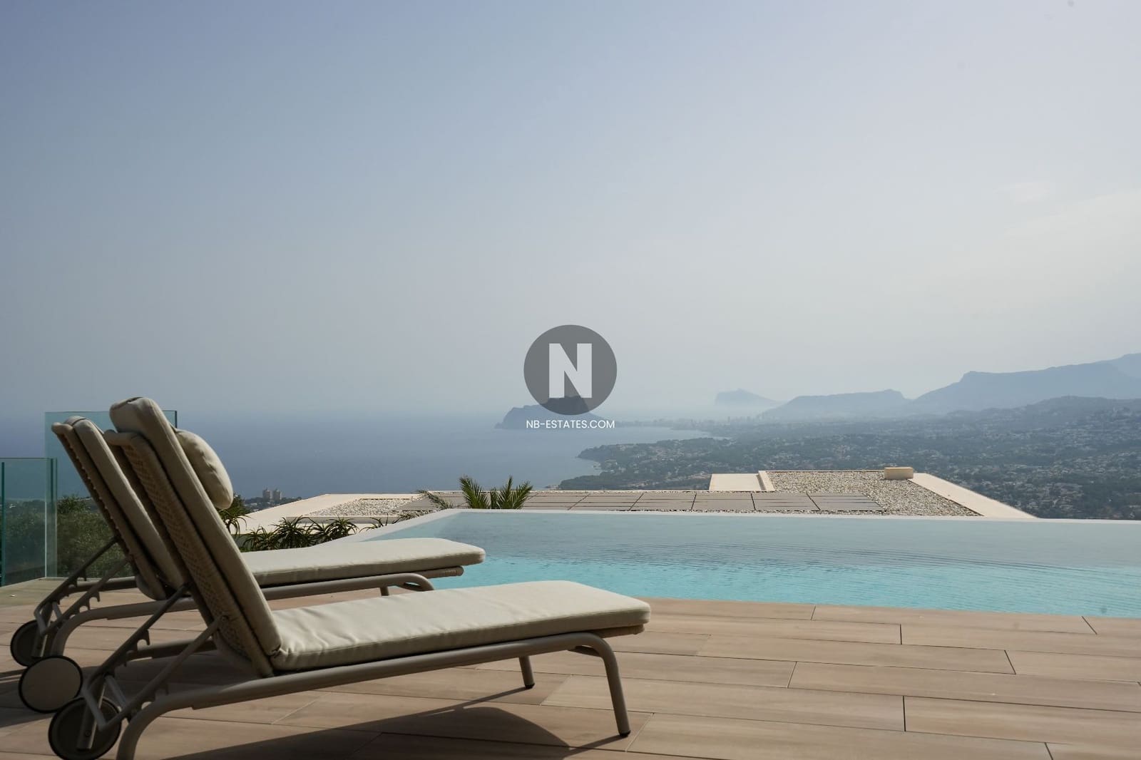 5 bedroom Villa for sale in Cumbre del Sol with pool garage - € 3,250,000 (Ref: 9926338)