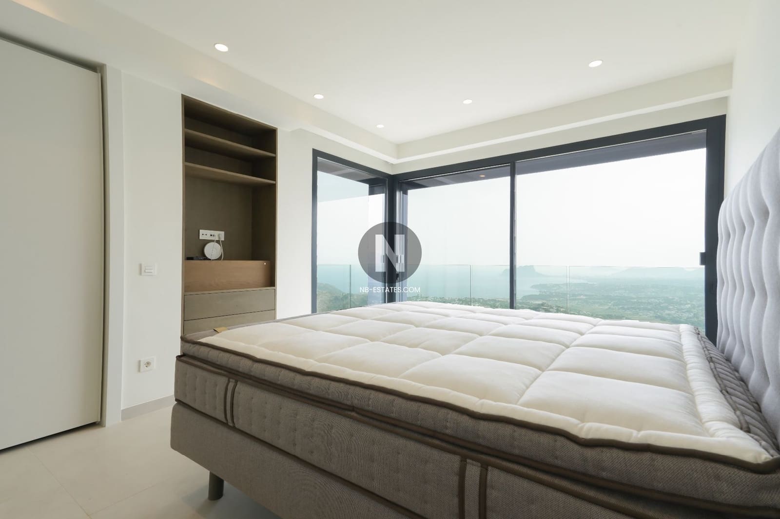5 bedroom Villa for sale in Cumbre del Sol with pool garage - € 3,250,000 (Ref: 9926338)