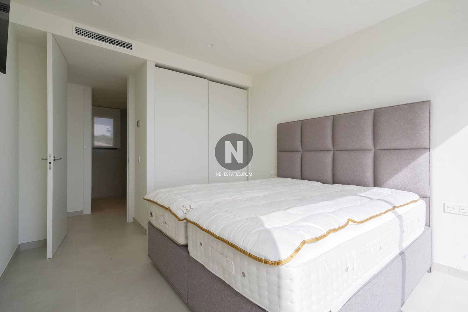 5 bedroom Villa for sale in Cumbre del Sol with pool garage - € 3,250,000 (Ref: 9926338)