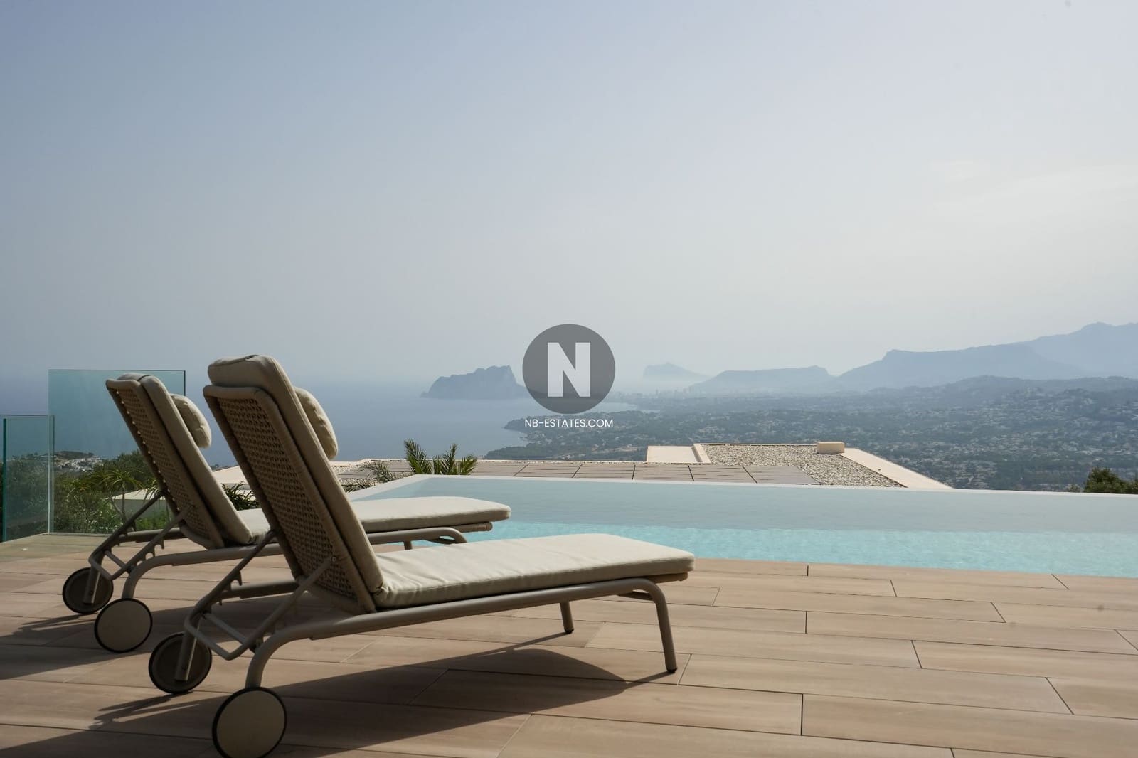 5 bedroom Villa for sale in Cumbre del Sol with pool garage - € 3,250,000 (Ref: 9926338)