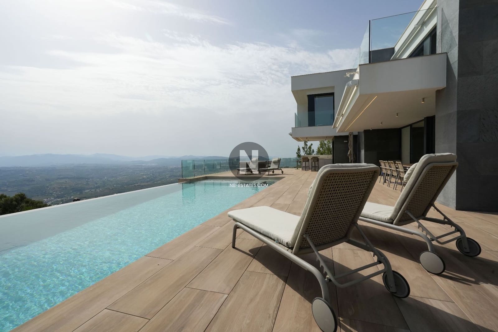 5 bedroom Villa for sale in Cumbre del Sol with pool garage - € 3,250,000 (Ref: 9926338)