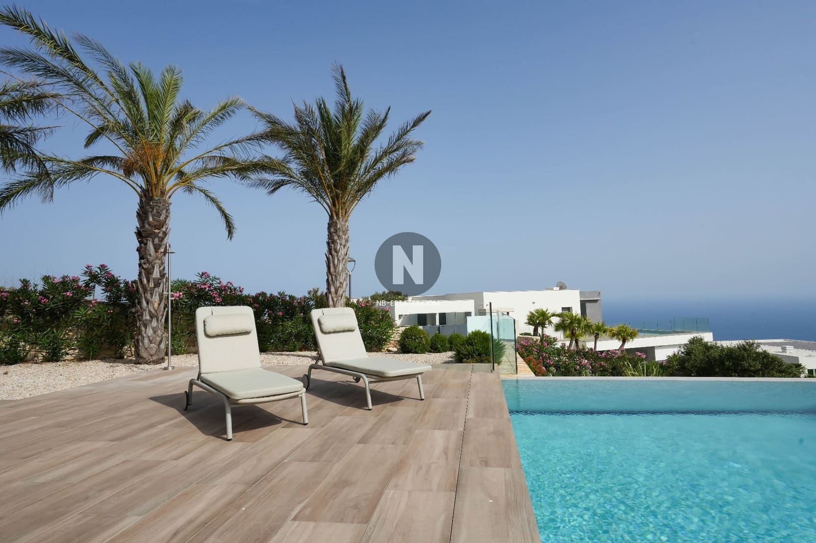 5 bedroom Villa for sale in Cumbre del Sol with pool garage - € 3,250,000 (Ref: 9926338)