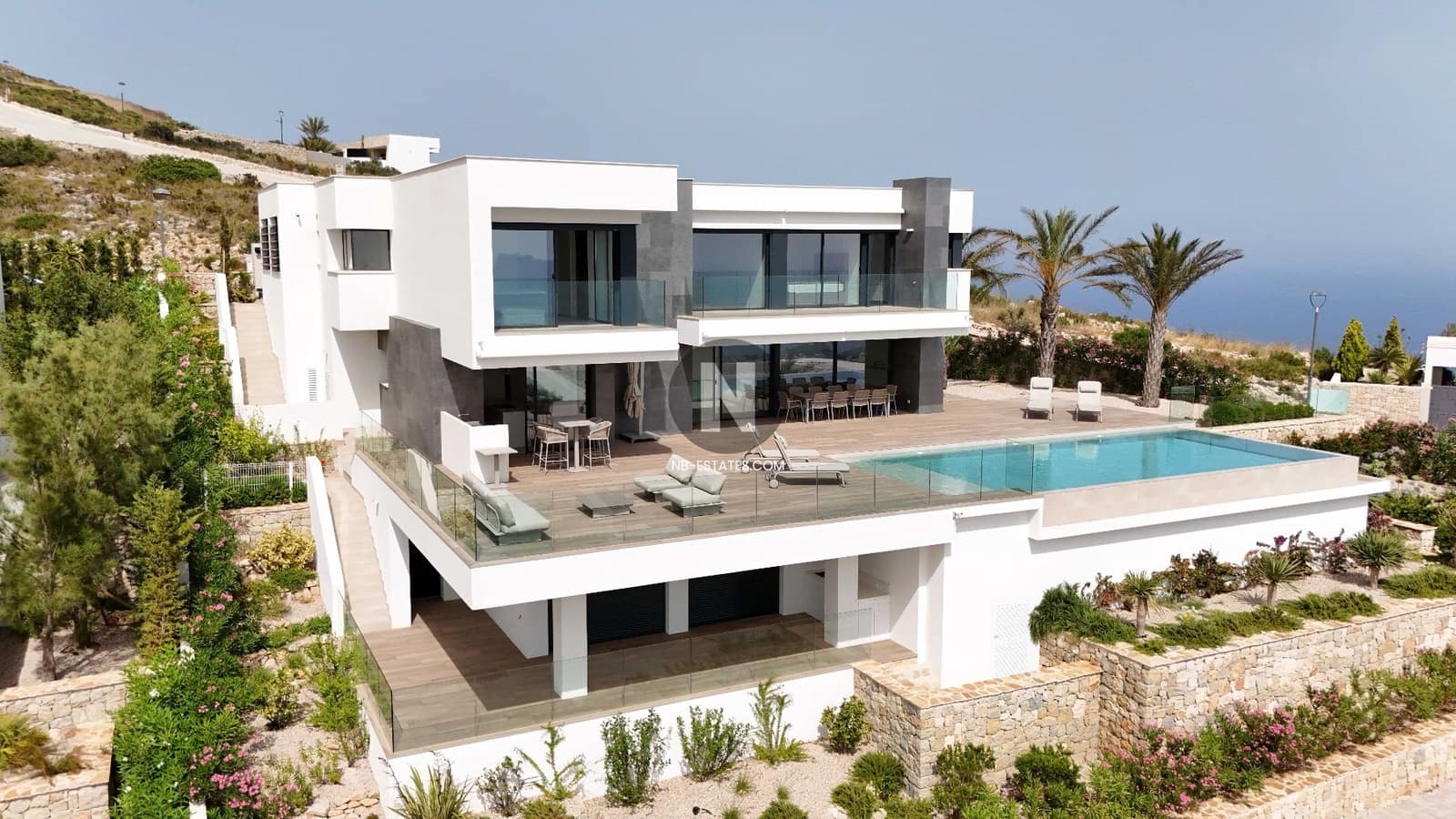 5 bedroom Villa for sale in Cumbre del Sol with pool garage - € 3,250,000 (Ref: 9926338)