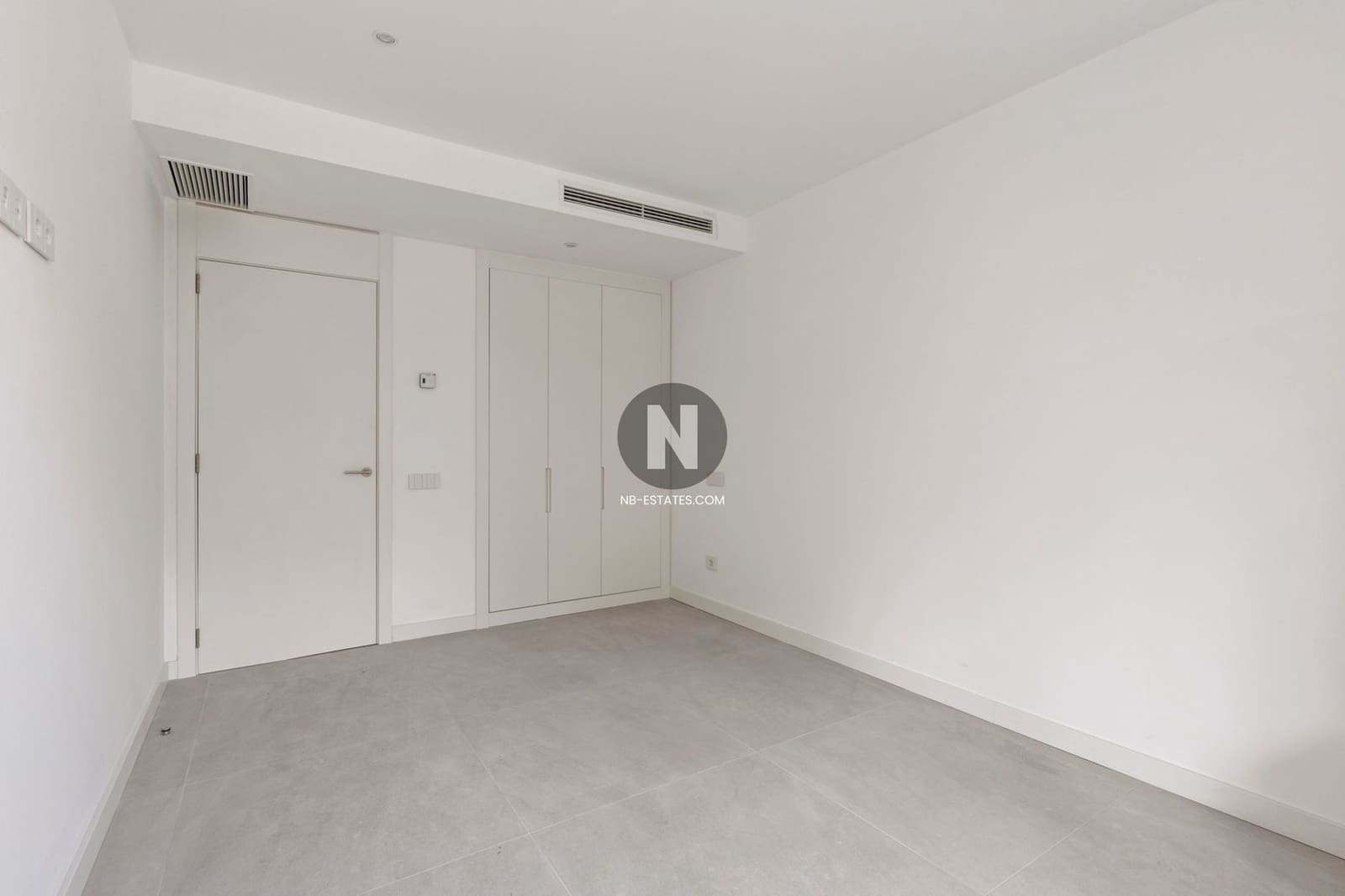 2 bedroom Flat for sale in Playa San Juan with pool garage - € 1,200,000 (Ref: 9928653)