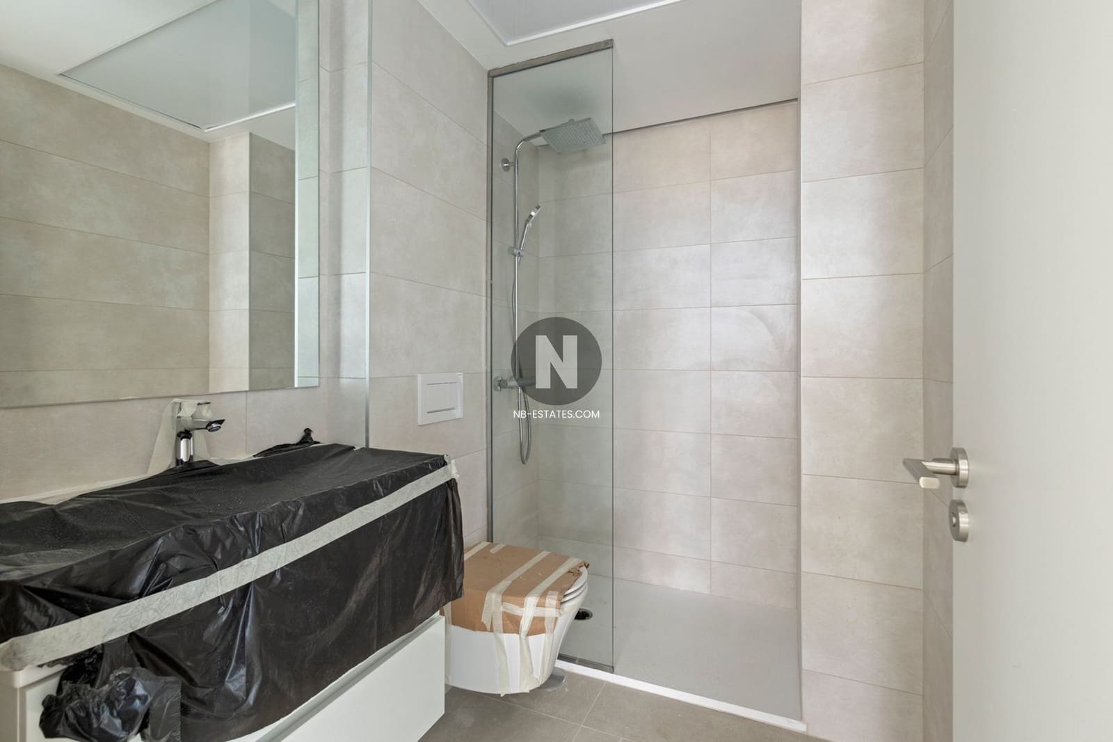 2 bedroom Flat for sale in Playa San Juan with pool garage - € 1,200,000 (Ref: 9928653)