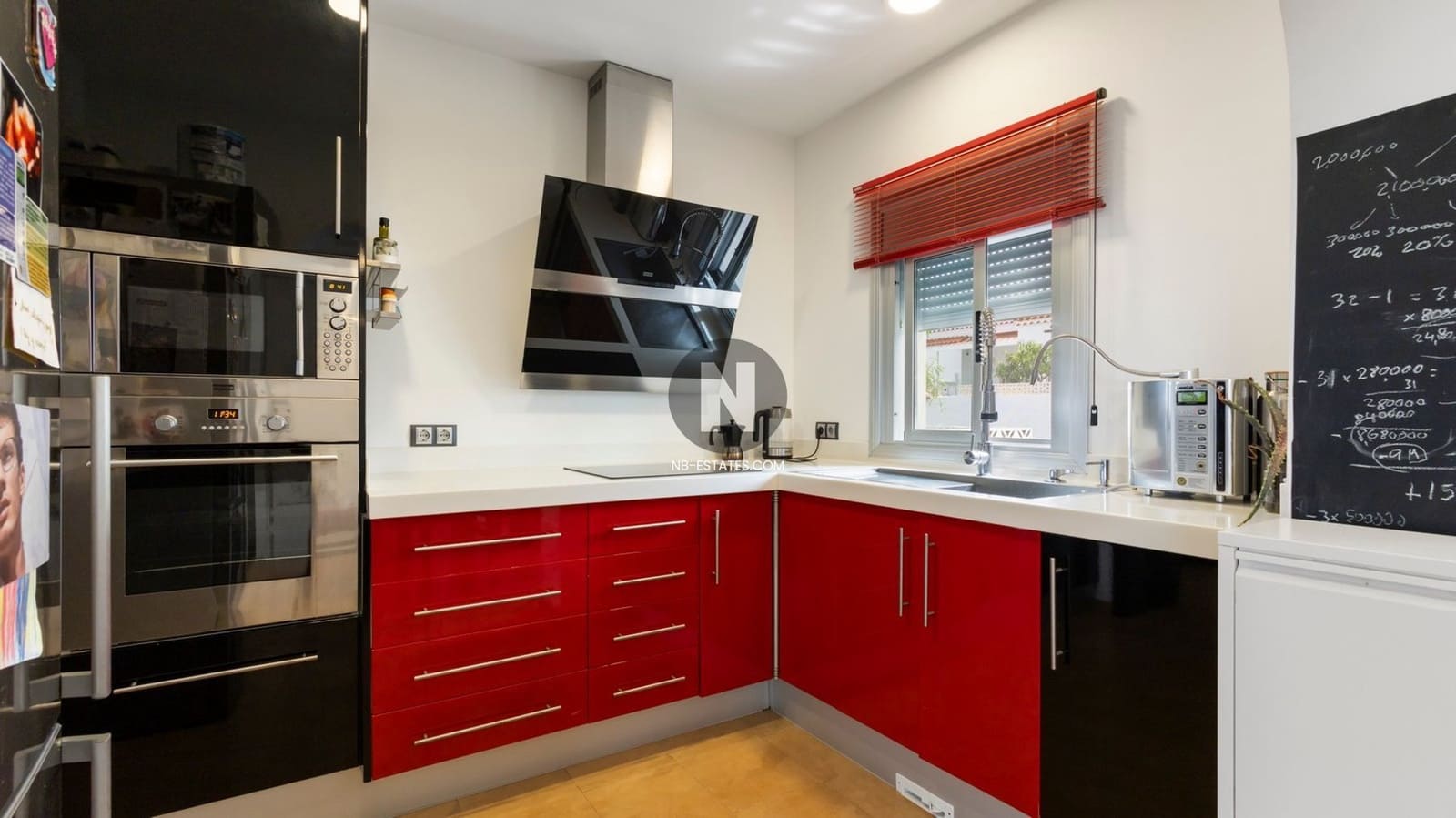 3 bedroom Villa for sale in Costa del Silencio with garage - € 670,000 (Ref: 9935318)