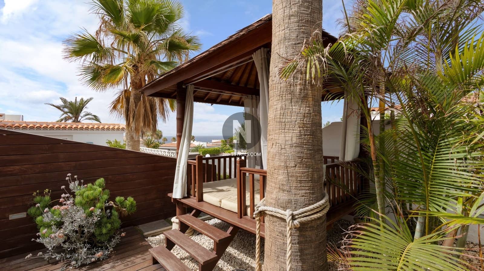 3 bedroom Villa for sale in Costa del Silencio with garage - € 670,000 (Ref: 9935318)