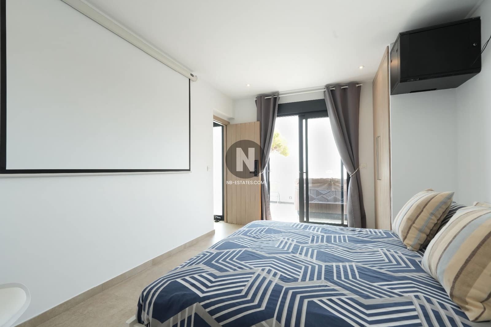 Chalet de 7 habitaciones en Moraira en venta con piscina - 1.599.000 € (Ref: 9977944)