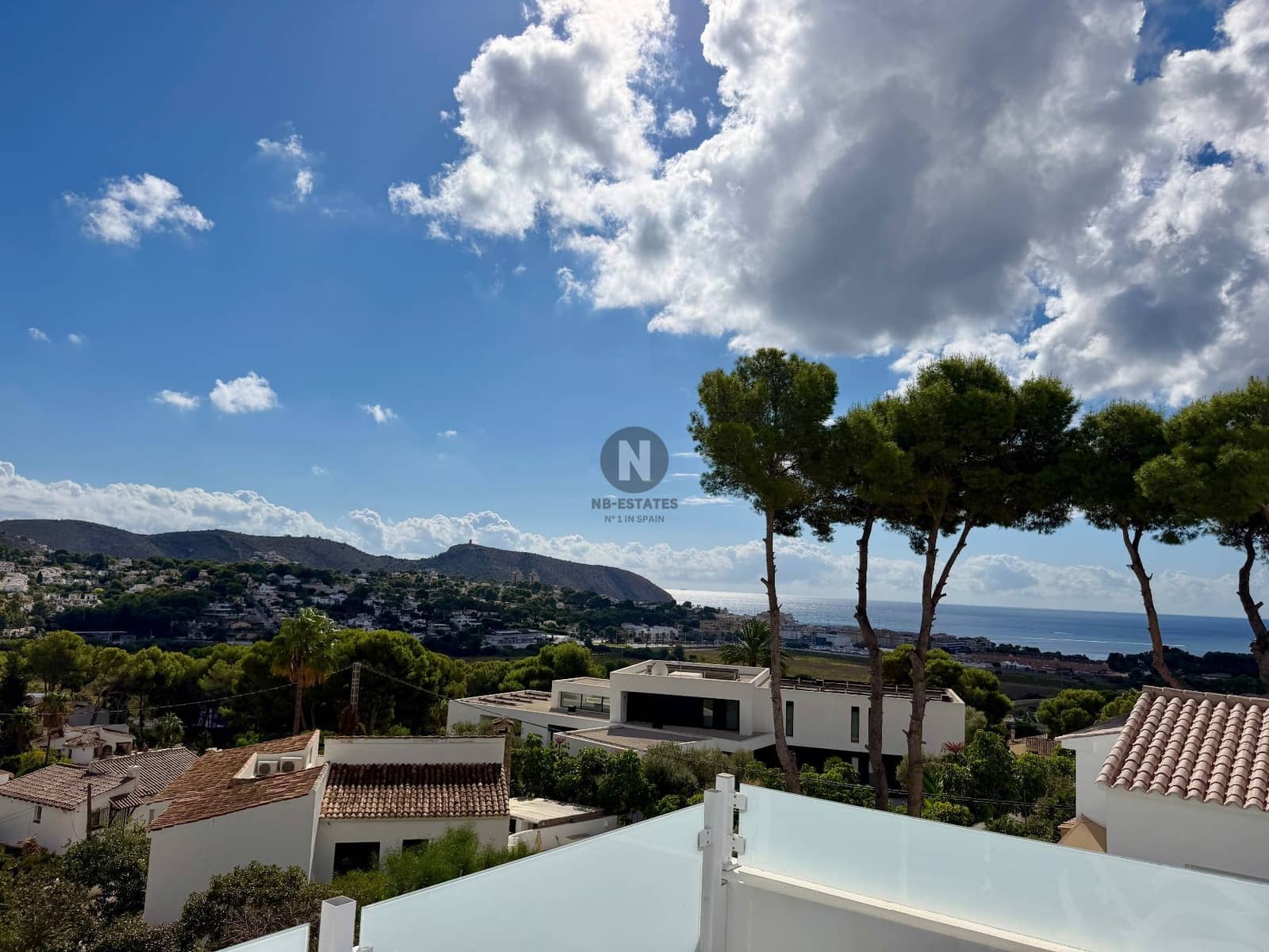 Chalet de 7 habitaciones en Moraira en venta con piscina - 1.599.000 € (Ref: 9977944)