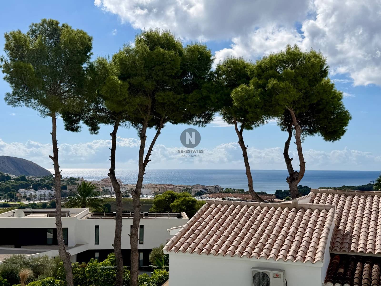Chalet de 7 habitaciones en Moraira en venta con piscina - 1.599.000 € (Ref: 9977944)