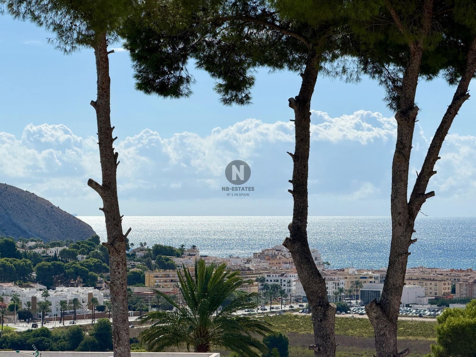Chalet de 7 habitaciones en Moraira en venta con piscina - 1.599.000 € (Ref: 9977944)