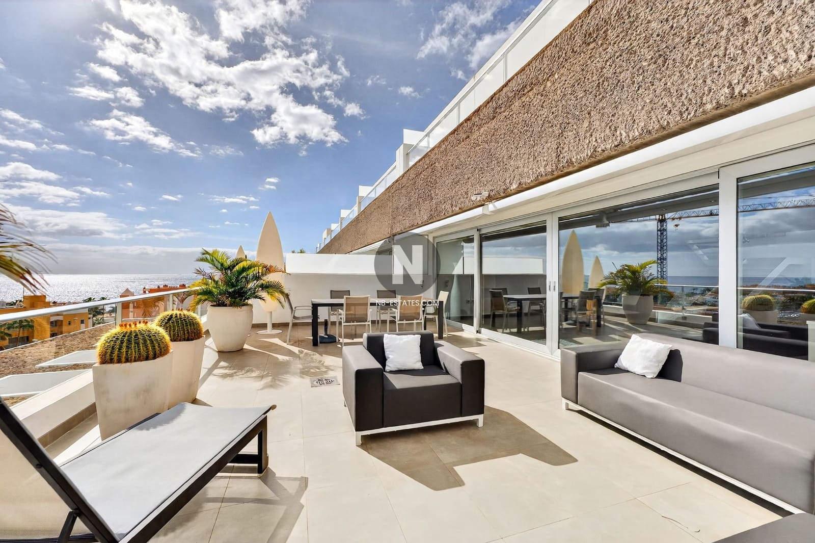 3 soveværelse Penthouse til salg i La Caleta Adeje med swimmingpool garage - € 2.795.000 (Ref: 9989932)